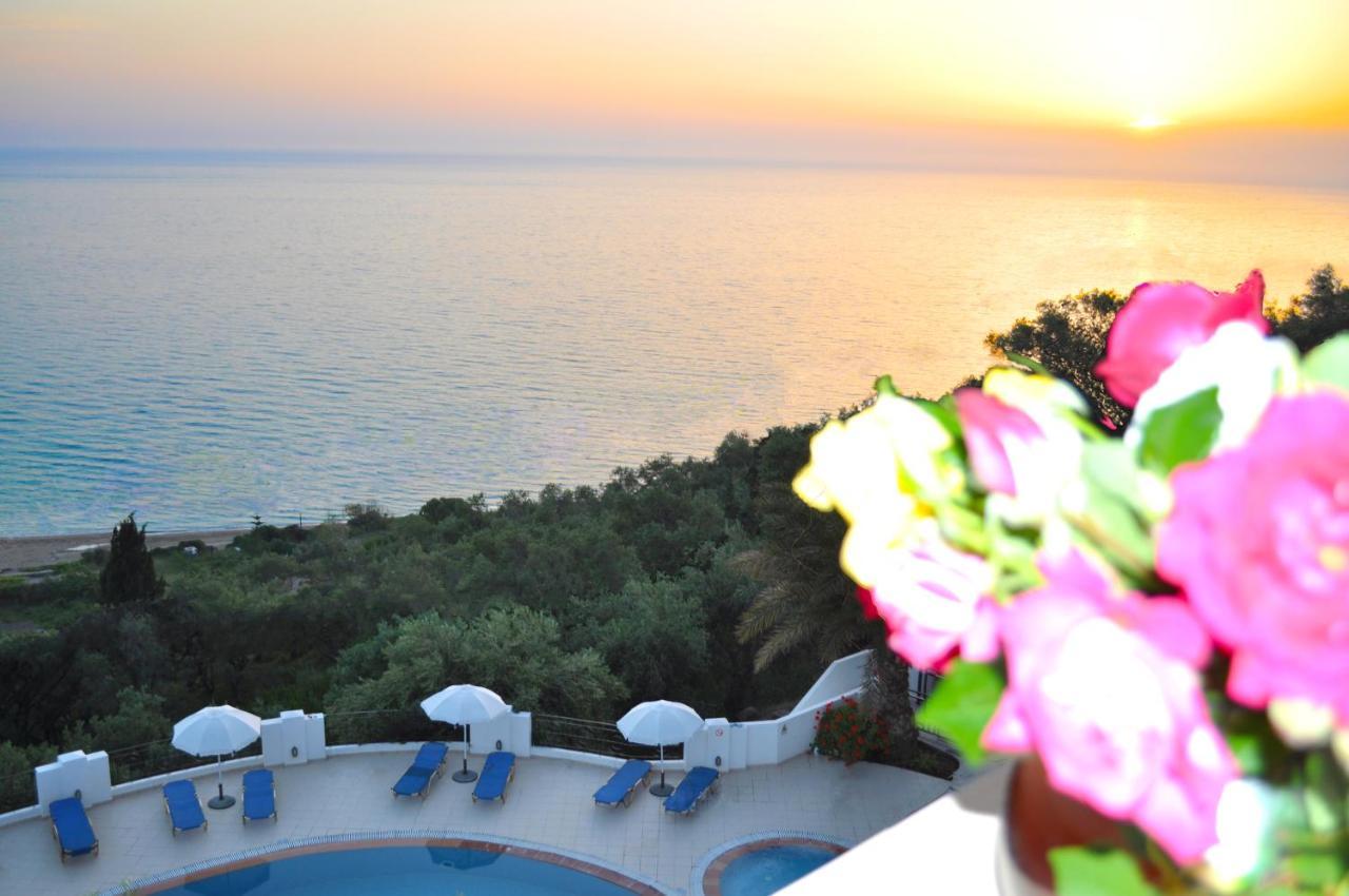Holiday Apartments Maria With Pool And Panorama View - Agios Gordios Beach Εξωτερικό φωτογραφία